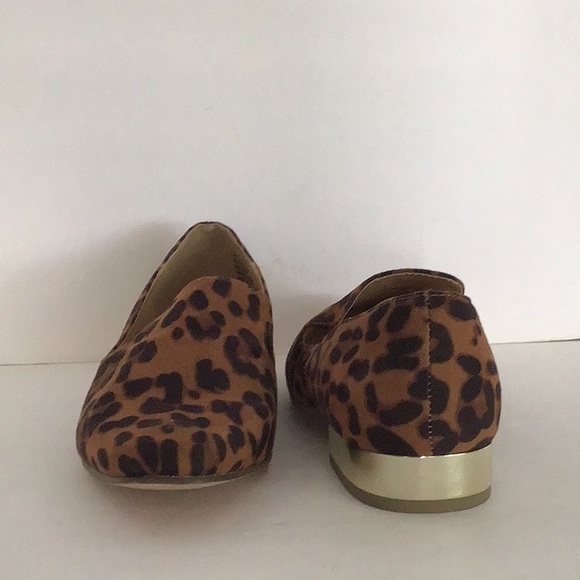 💥💥SHOEDAZZLE💥💥.         ANIMAL PRINT LOAFERS - Picture 2 of 6